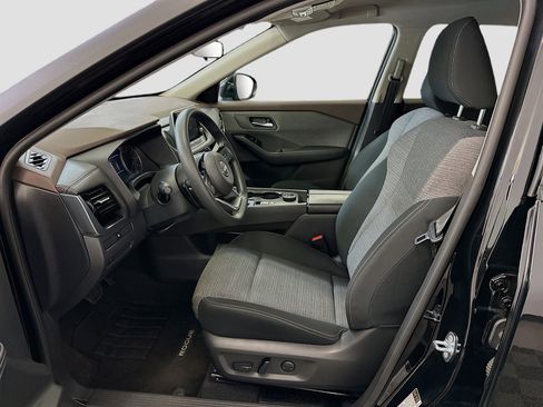 Used 2023 Nissan Rogue SV image 13