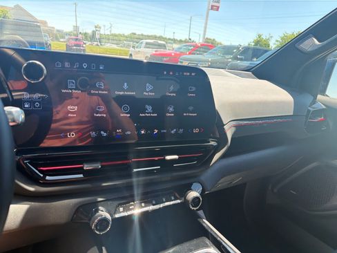New 2025 Chevrolet Silverado EV RST AWD/4WD image 18