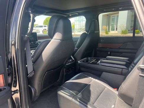 Used 2021 Lincoln Navigator L Reserve AWD/4WD image 12