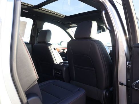 New 2026 Chevrolet Traverse Z71 w/ Enhanced Driving Package image 41