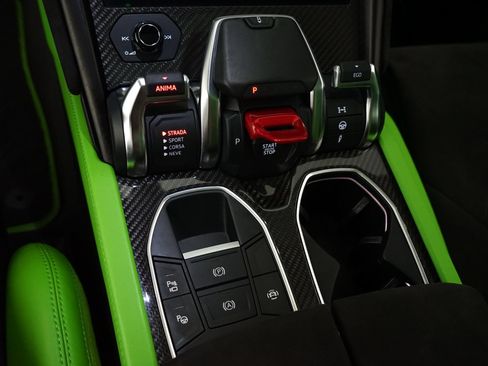 Used 2022 Lamborghini Urus AWD/4WD image 20