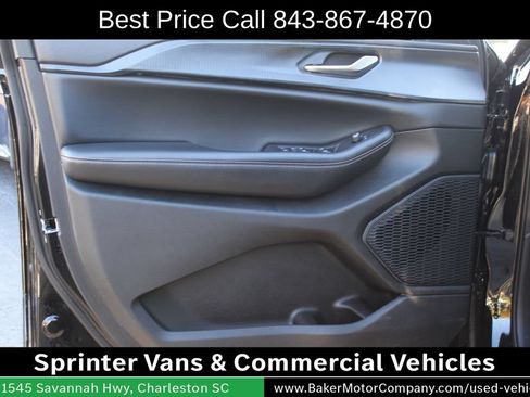 Used 2023 Jeep Grand Cherokee Altitude AWD/4WD image 15