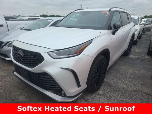 Used 2023 Toyota Highlander XSE FWD image 1