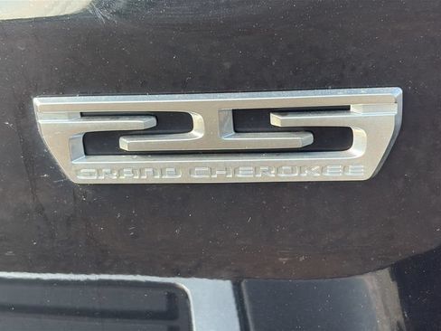 Used 2018 Jeep Grand Cherokee Limited AWD/4WD image 30