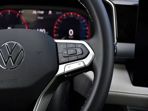 New 2026 Volkswagen Taos SEL image 25