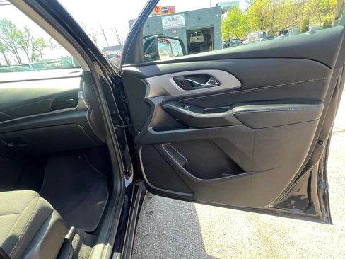 Used 2021 Chevrolet Traverse LS AWD/4WD image 31