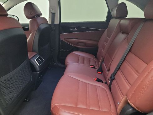 Used 2018 Kia Sorento SX image 18