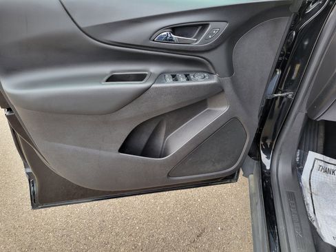 Used 2019 Chevrolet Equinox LT image 18