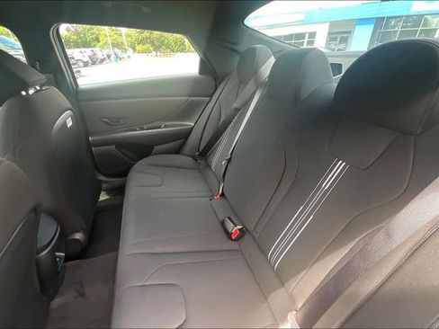 New 2025 Hyundai Elantra SEL image 10