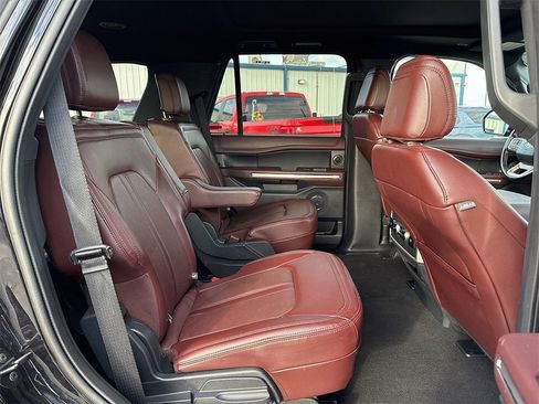 Used 2024 Ford Expedition Limited image 15