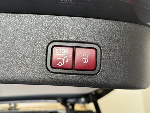 Used 2013 Mercedes-Benz GL 450 4MATIC image 34