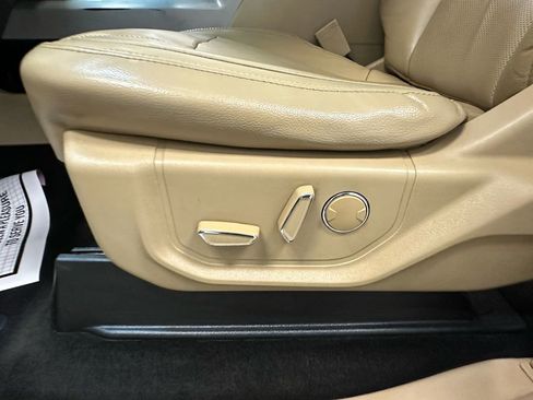 Used 2018 Ford F250 Lariat image 24