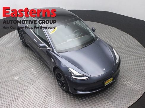 Used 2020 Tesla Model 3 Standard Range Plus RWD image 3