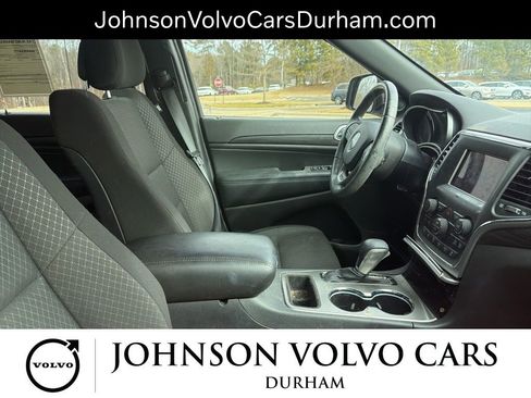 Used 2021 Jeep Grand Cherokee Laredo image 22