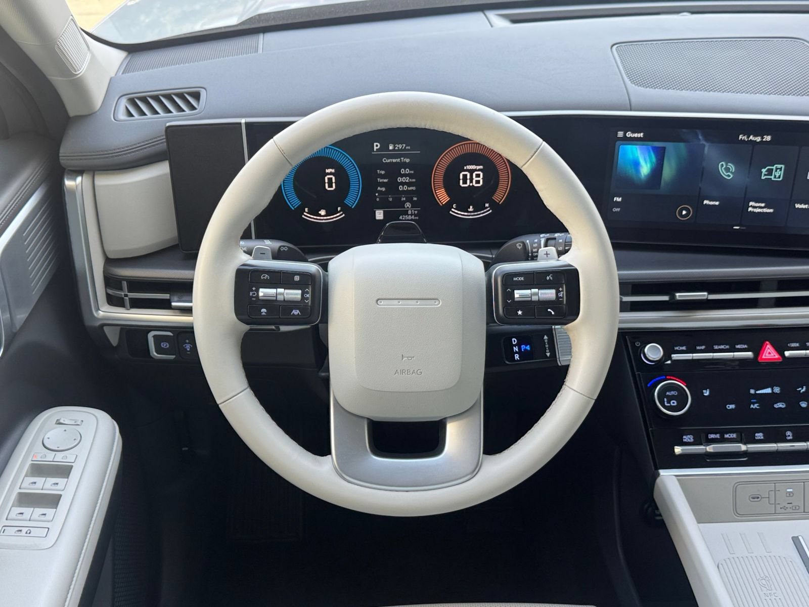 Used 2025 Hyundai Santa Fe SEL AWD/4WD image 29