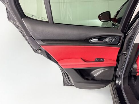 Used 2018 Alfa Romeo Stelvio AWD image 26