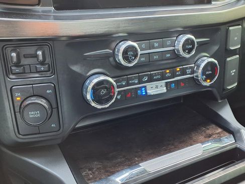 Used 2023 Ford F350 Lariat w/ Lariat Ultimate Package image 19