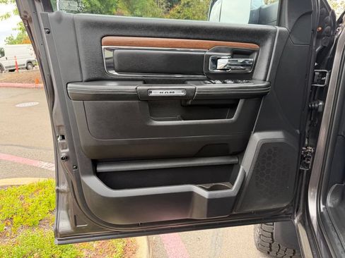 Used 2016 RAM 2500 Laramie w/ Convenience Group AWD/4WD image 11