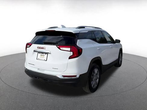 Used 2024 GMC Terrain SLT image 15