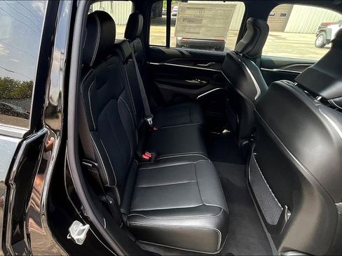 New 2025 Jeep Grand Cherokee Overland w/ Luxury Tech Group IV image 9