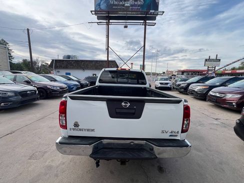 Used 2017 Nissan Frontier SV AWD/4WD image 4
