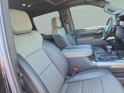 Used 2025 Chevrolet Silverado 1500 ZR2 w/ Technology Package AWD/4WD image 28