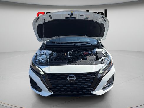 Used 2024 Nissan Altima 2.5 SR w/ SR Premium Package AWD/4WD image 21