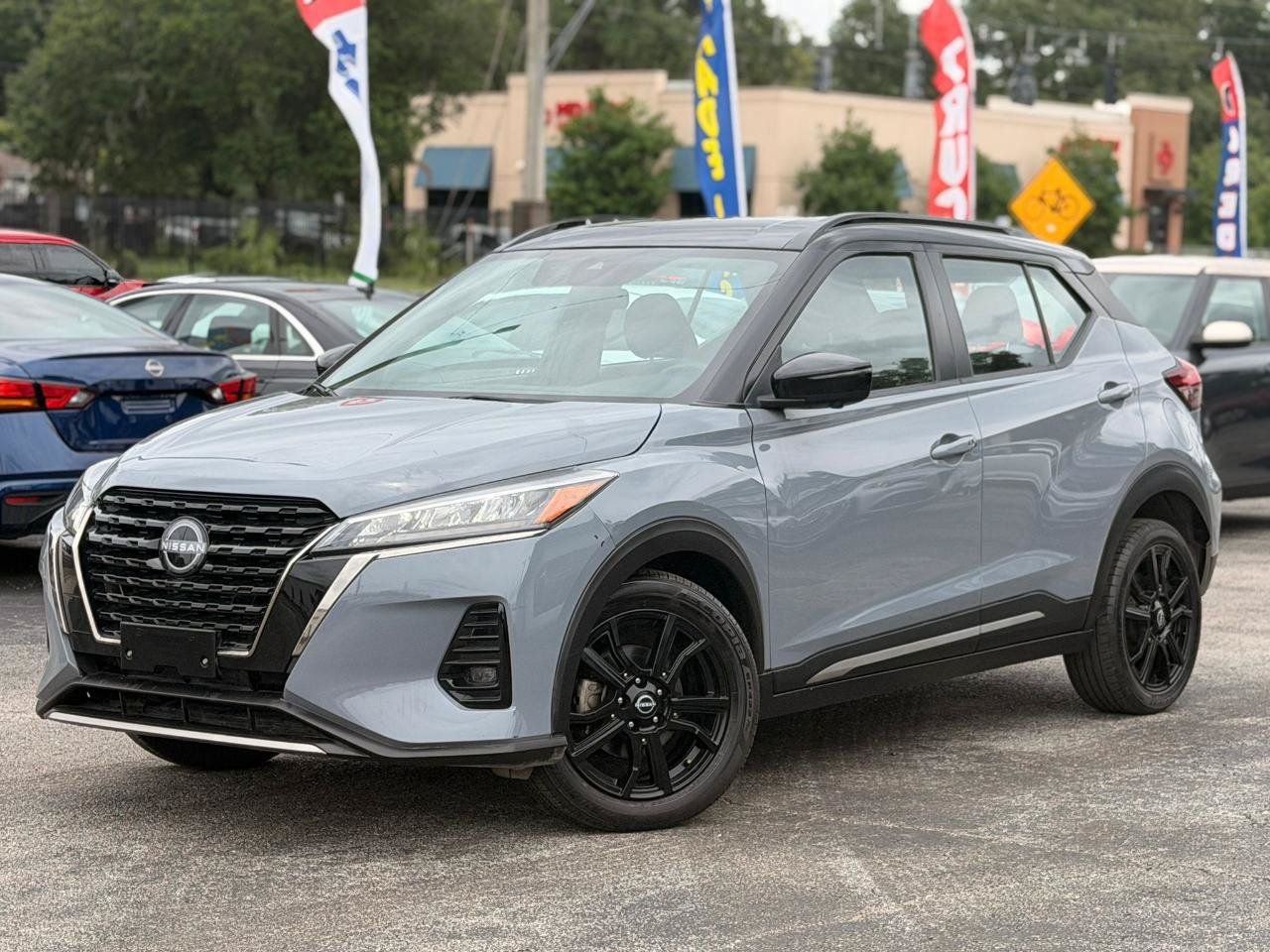 Used 2023 Nissan Kicks SR FWD image 1