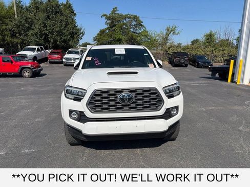 Used 2023 Toyota Tacoma TRD Sport AWD/4WD image 2