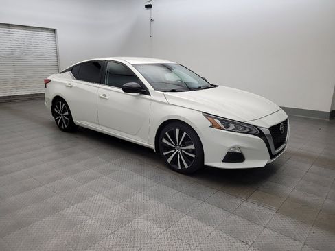 Used 2022 Nissan Altima 2.5 SR FWD image 11