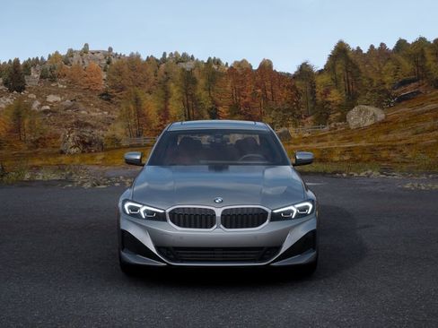 Used 2025 BMW 330i Sedan w/ Premium Package image 31