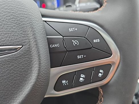 New 2026 Chrysler Pacifica Pinnacle image 21