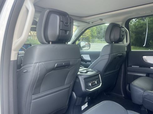 New 2027 Ford Expedition Max Active RWD image 18