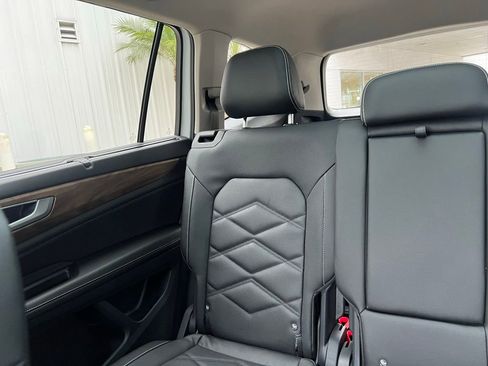 New 2026 Volkswagen Atlas SE FWD image 12