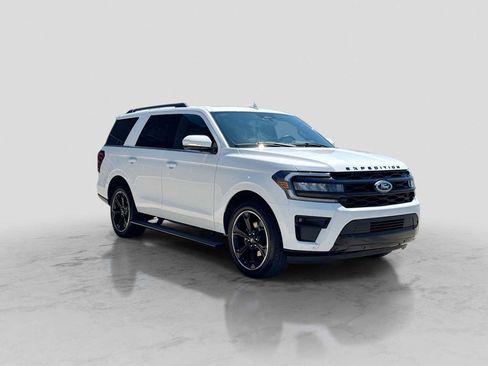 Used 2024 Ford Expedition Limited AWD/4WD image 8