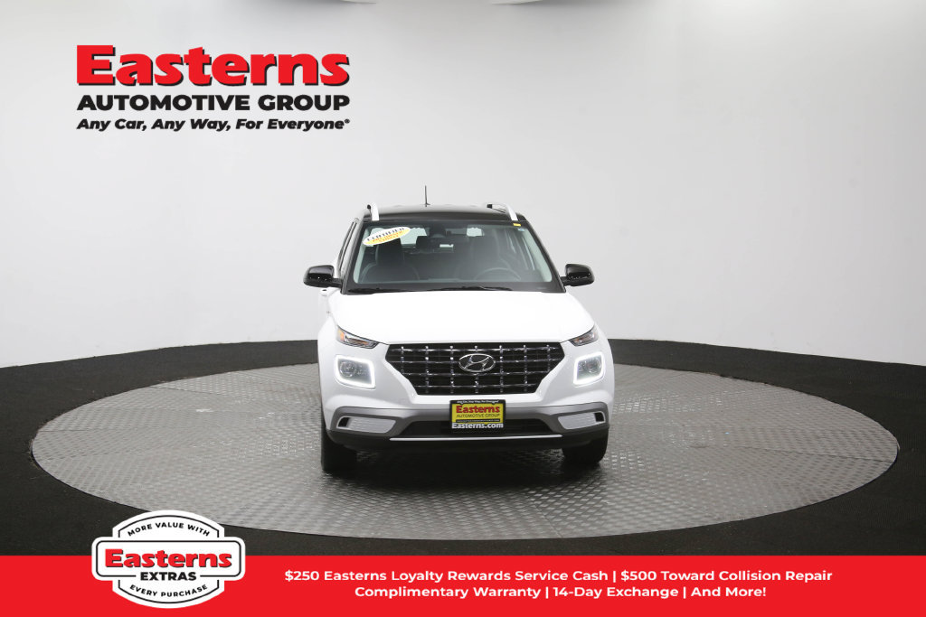 Used 2025 Hyundai Venue Limited FWD image 52
