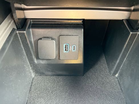 Used 2024 Ford Explorer ST w/ Equipment Group 401A image 30