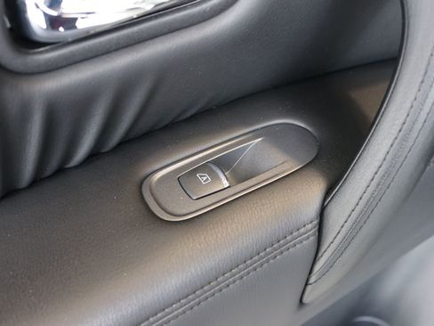 Used 2024 Nissan Armada SL image 23