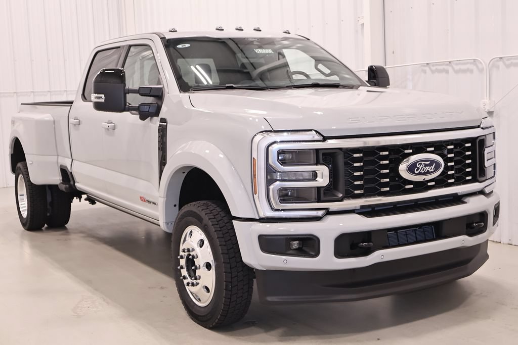 New 2026 Ford F450 Platinum w/ FX4 Off-Road Package AWD/4WD image 3