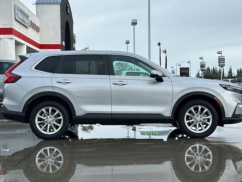 Used 2025 Honda CR-V EX image 7