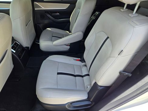 Certified 2024 MAZDA CX-90 Plug-In Hybrid w/ Preferred AWD/4WD image 13