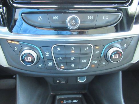 Certified 2023 Chevrolet Traverse Premier FWD image 27
