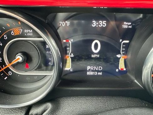 Certified 2019 Jeep Wrangler Unlimited Sahara w/ Cold Weather Group AWD/4WD image 23