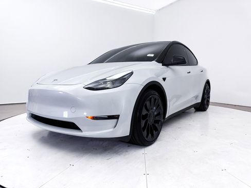 Used 2024 Tesla Model Y Performance image 14