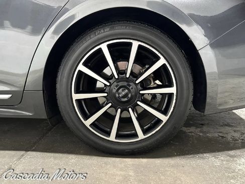 Used 2017 Lincoln Continental Reserve w/ Technology Package AWD/4WD image 30