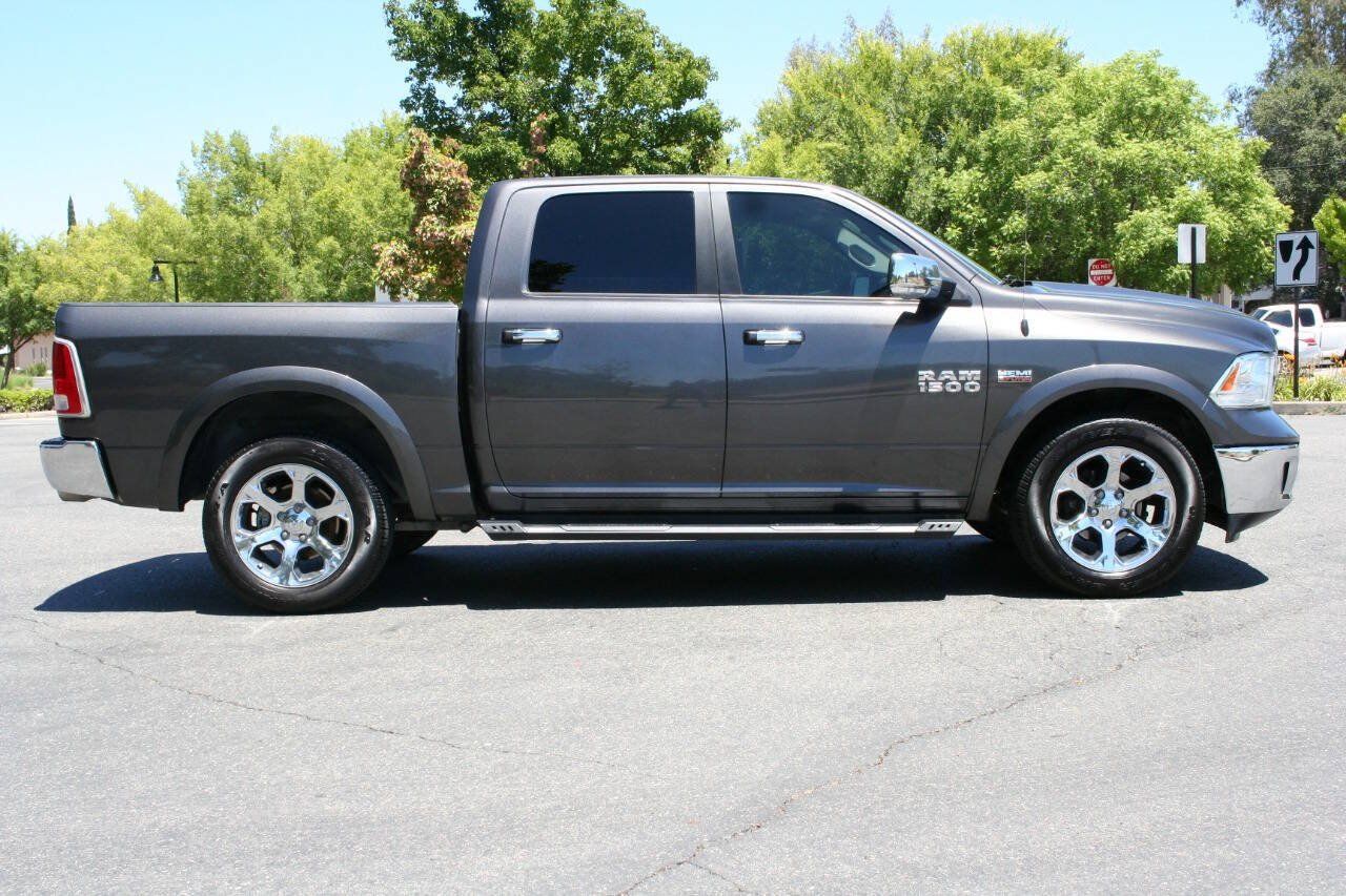 Used 2017 RAM 1500 Laramie AWD/4WD image 4