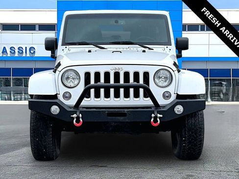 Used 2016 Jeep Wrangler Unlimited Sahara AWD/4WD image 2