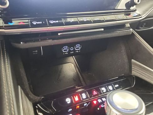 Used 2023 Jeep Wagoneer Series II AWD/4WD image 17