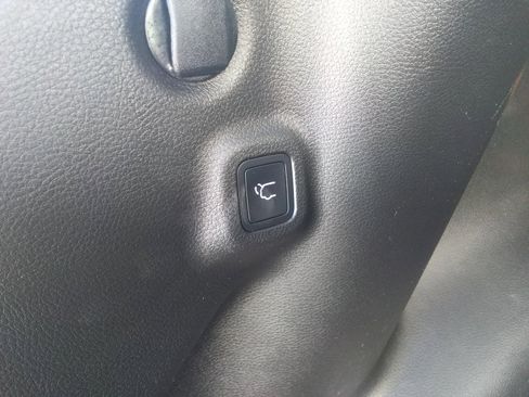 Used 2022 Jeep Compass Latitude image 9