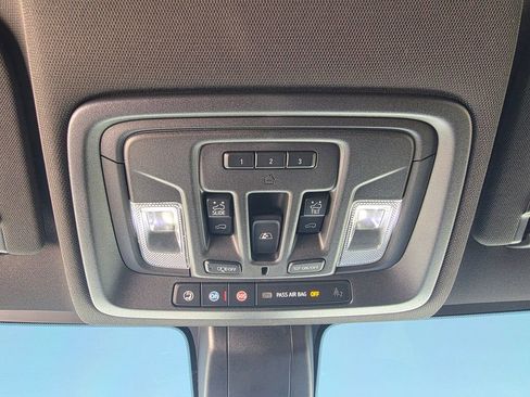 Used 2022 Chevrolet Silverado 1500 High Country w/ Technology Package AWD/4WD image 29